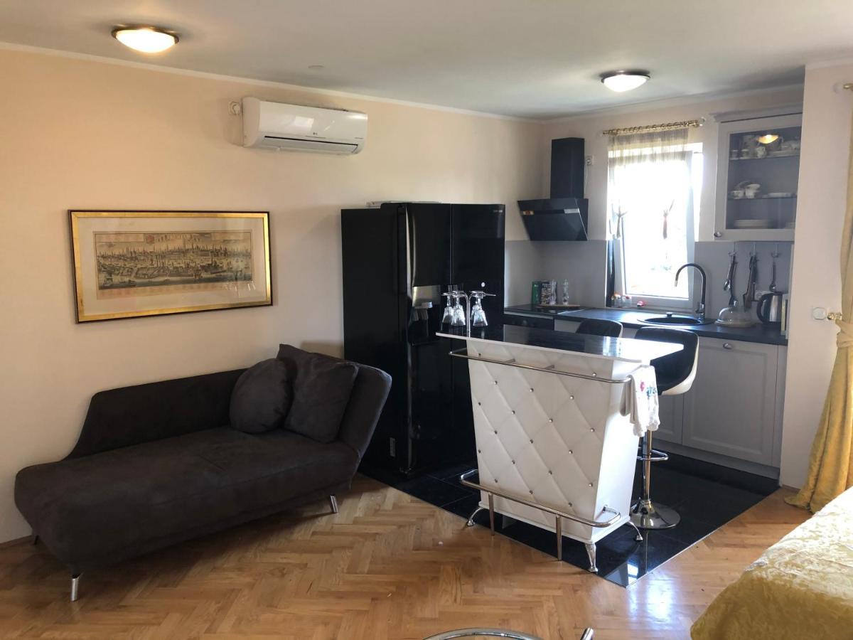 Apartment Betty Malinska Eksteriør bilde