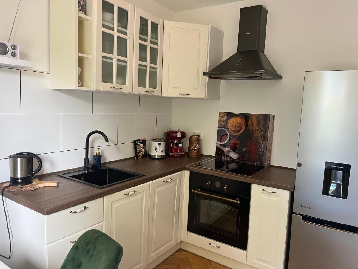 Apartment Betty Malinska Eksteriør bilde